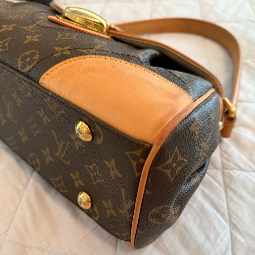 LOUIS VUITTON
Monogram Beverly MM - Picture 10 of 13